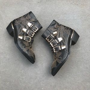 Authentic Chloè Susanna black leather boots w gold